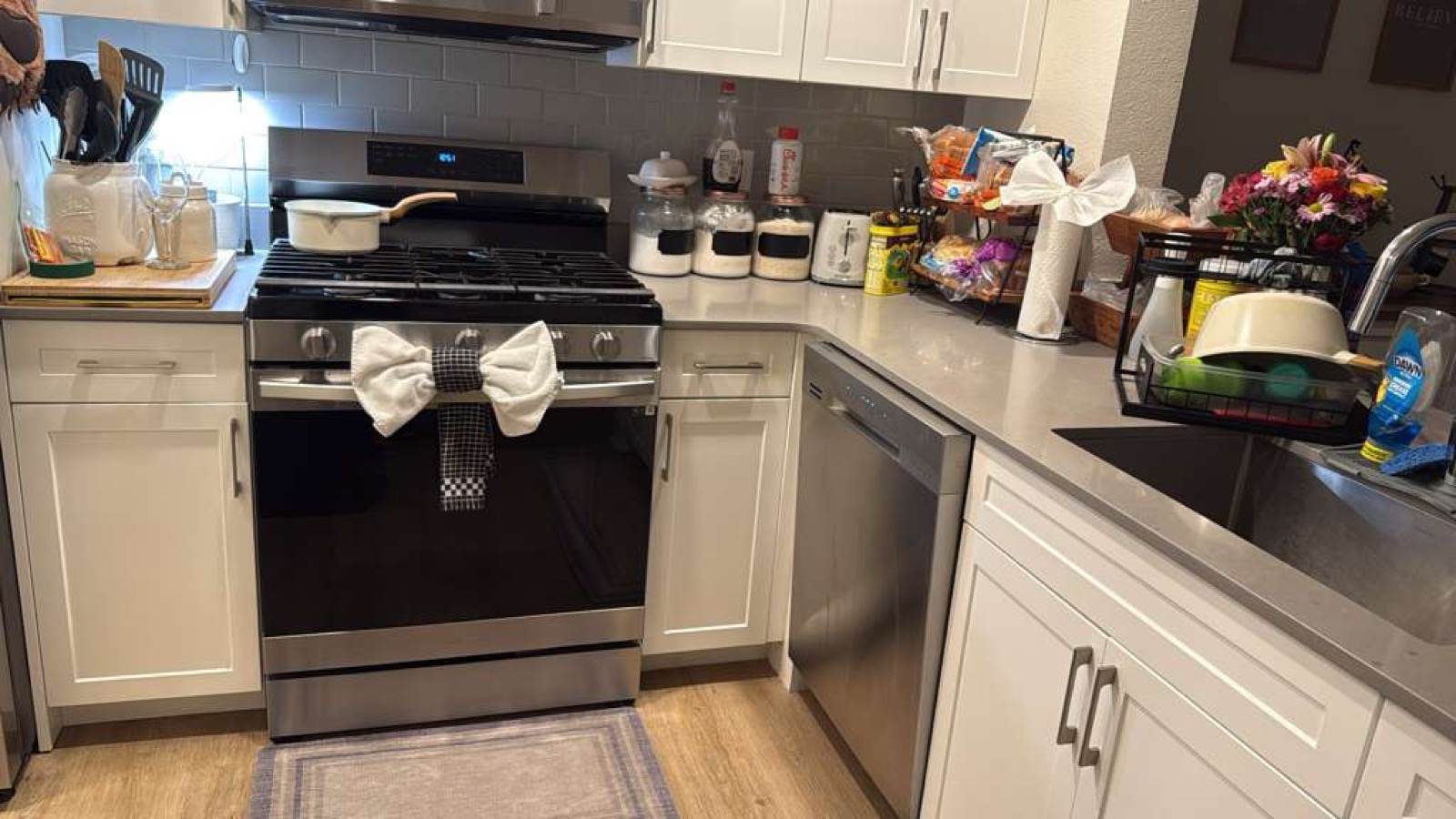 Kitchen cleaned by Barboza House Cleaning